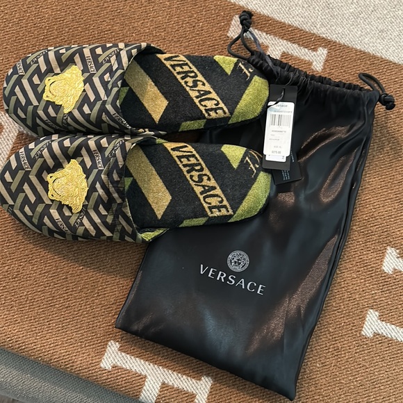 Authentic Mens Versace Slippers size XL SOLD OUT - Picture 6 of 7